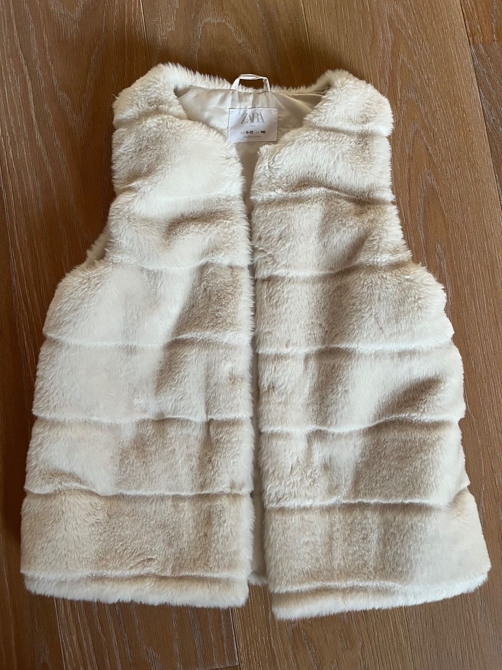 Veste Fille Zara En Fausse Fourrure Beige - Taille 9/10 Ans - Occasion Très Bon état