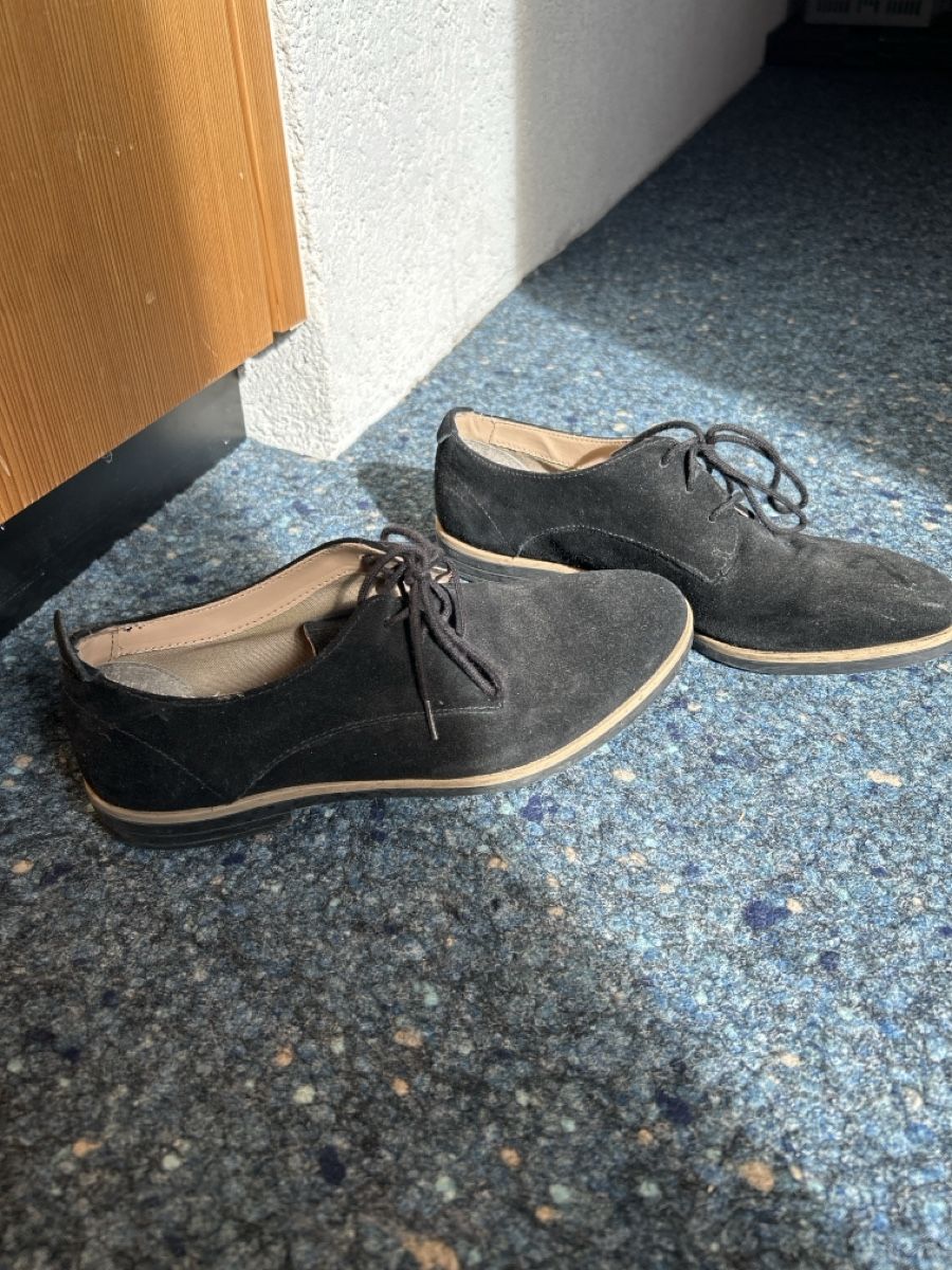 Scarpe da donna: Schnürschuhe Wildleder schwarz, 38 – Usato da Ried b. Kerzers venduto da petrar22 1