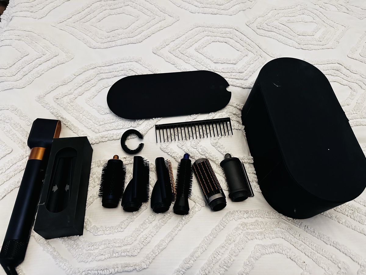 Dyson Sèche-cheveux: Dyson Airwrap Complete Long Haarstyler – D'occasion à Küssnacht am Rigi par Stuhli 1