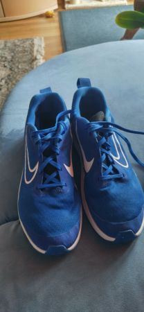 Tennisschuhe Nike 40, fast neu, souliers de tennis état neuf