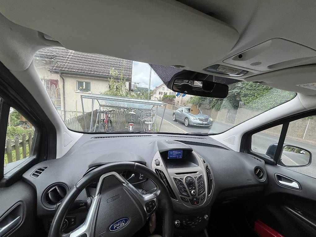 Autos: Ford Tourneo Courier – Gebraucht aus Suhr von Gurudeva 1