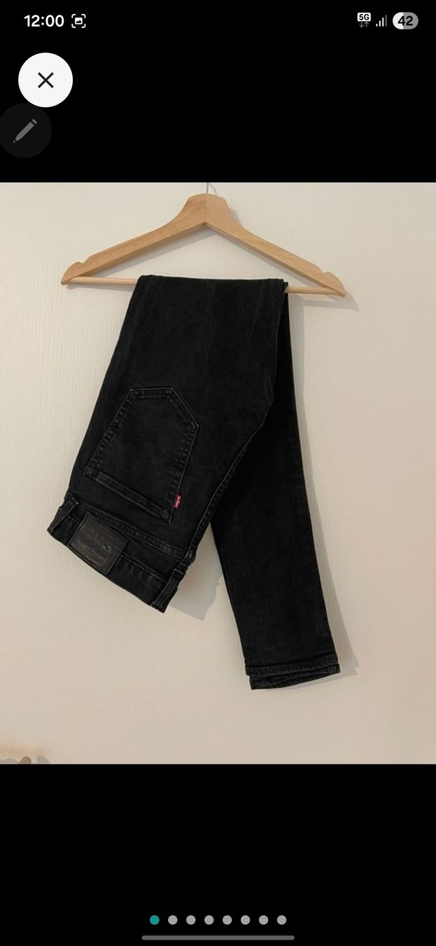 Levi's Jeans: Jean Levi's noir  – Gebraucht aus Cottens FR von Madm2-23 1