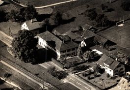 Flugaufnahme Gasthaus Löwen, Rikon im Tösstal (ZH)