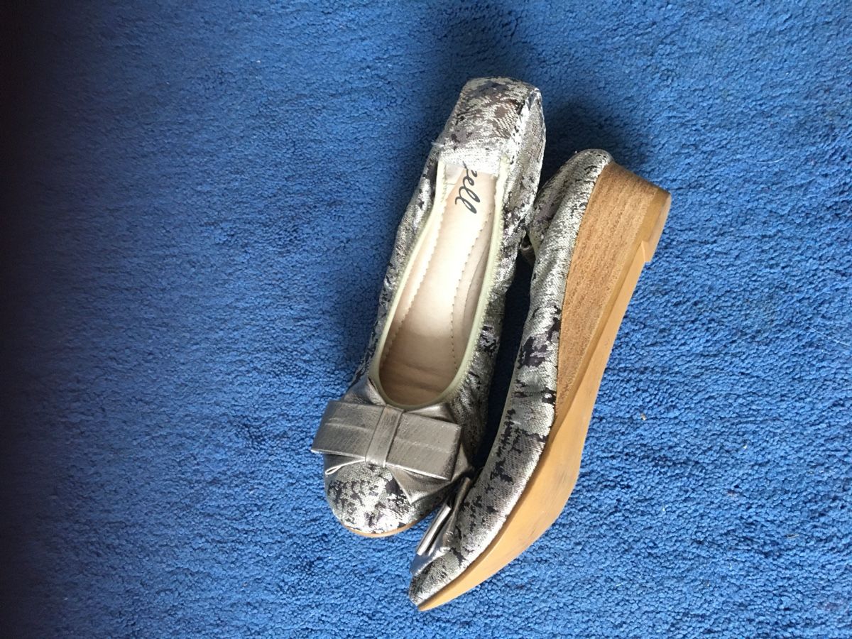 Damenschuhe: Chaussures – Neu (gemäss Beschreibung) aus Le Landeron von ArianeNi 1