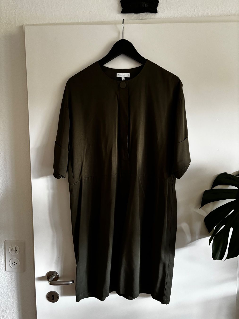 Vestiti: Schönes Kleid von Warehouse Grösse 10/M – Usato da Oberengstringen venduto da mad_yc6r