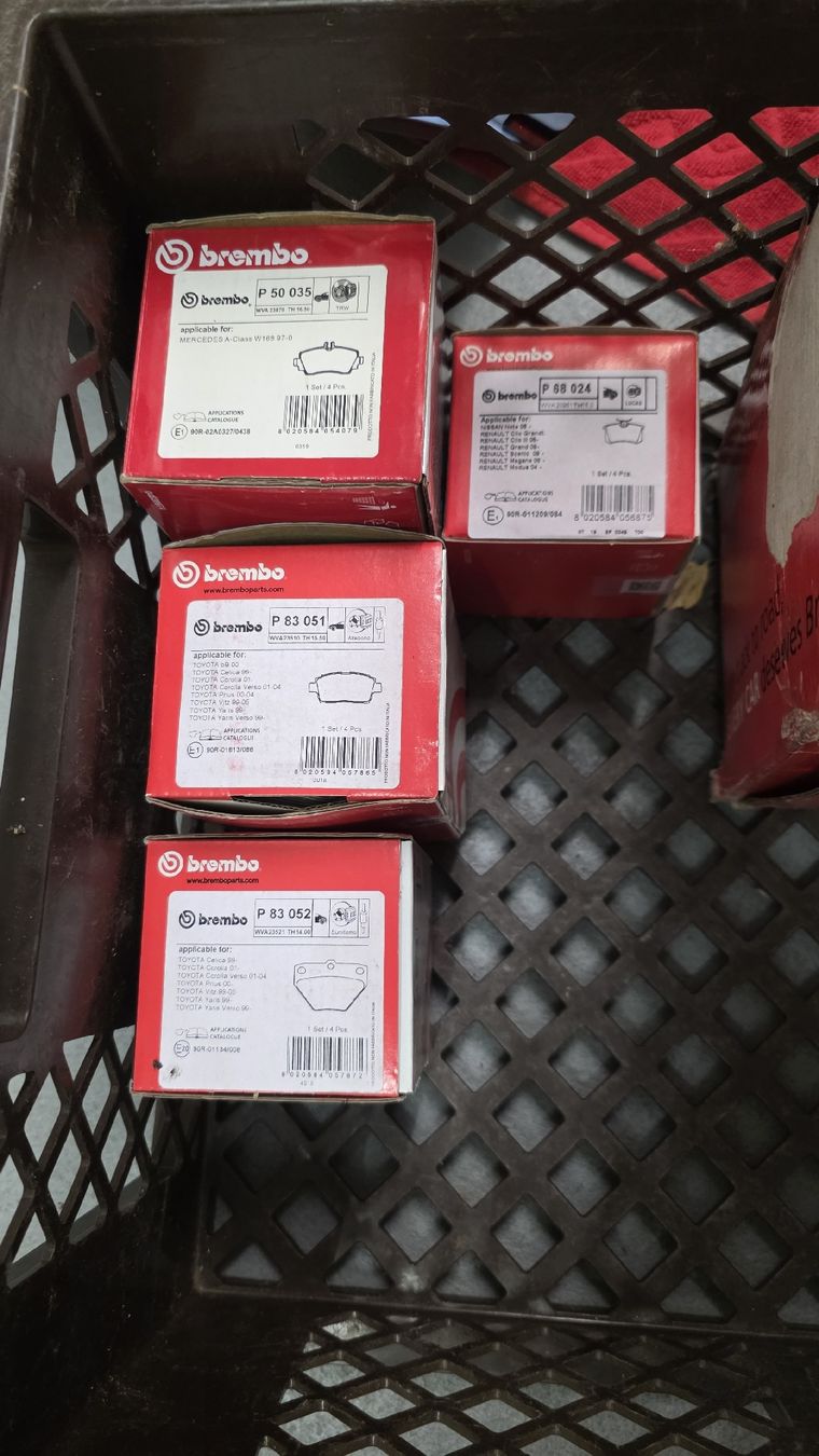 Brembo Tutti pezzi di ricambio auto: Brembo Bremsbeläge und Bremsscheiben – Nuovo e nell'imballaggio originale da Winterthur venduto da bianca_nieves 1