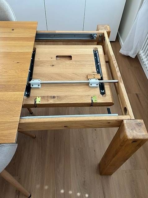 Tavoli: Tisch Holz massiv mit 4 Stühlen – Usato da Roggliswil venduto da Dreilauben 1