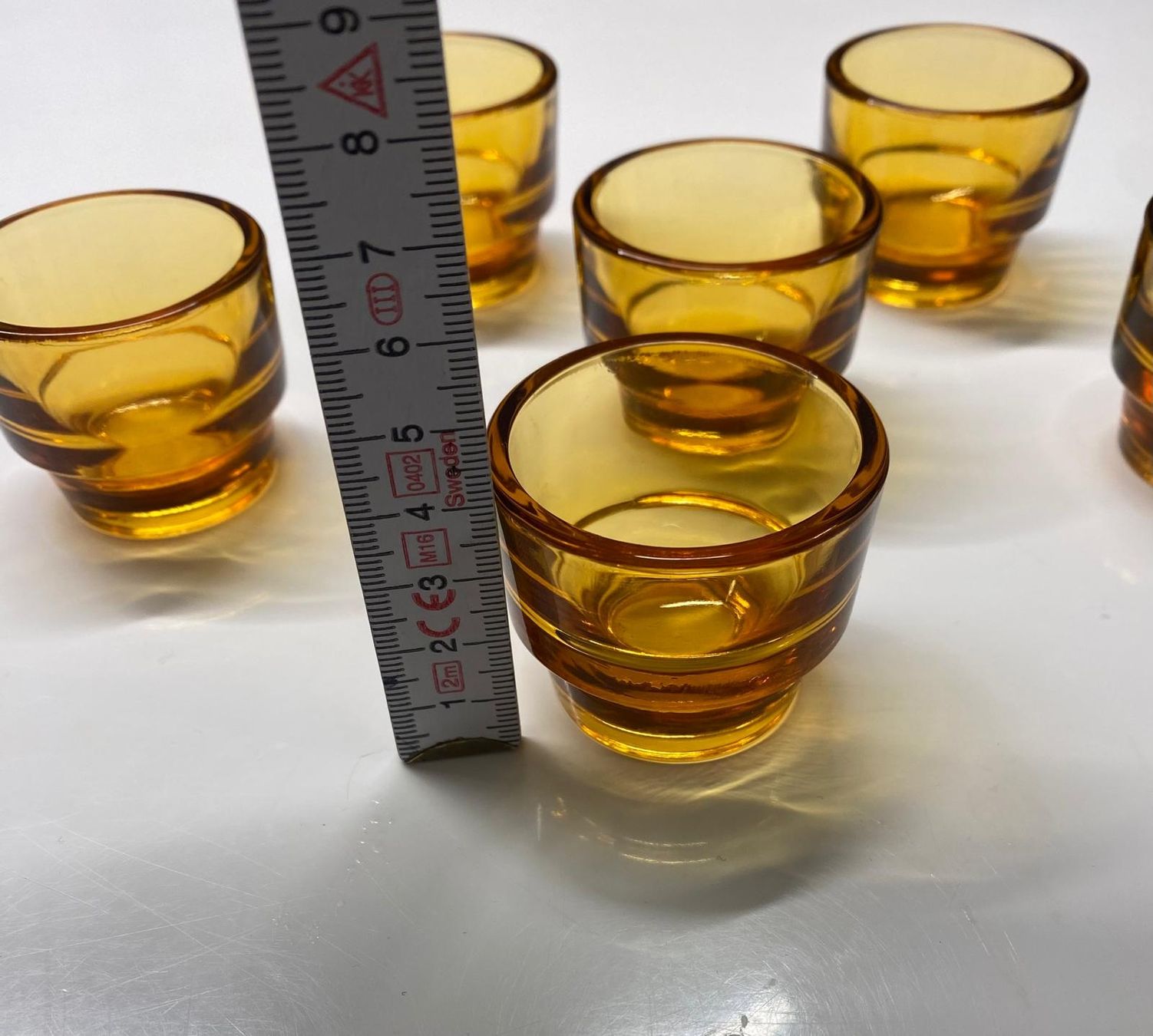 Sonstiges Geschirr: 6er Set antike Eierbecher aus Glas, gelbbraun – Gebraucht aus Krauchthal von SamsPuce 1