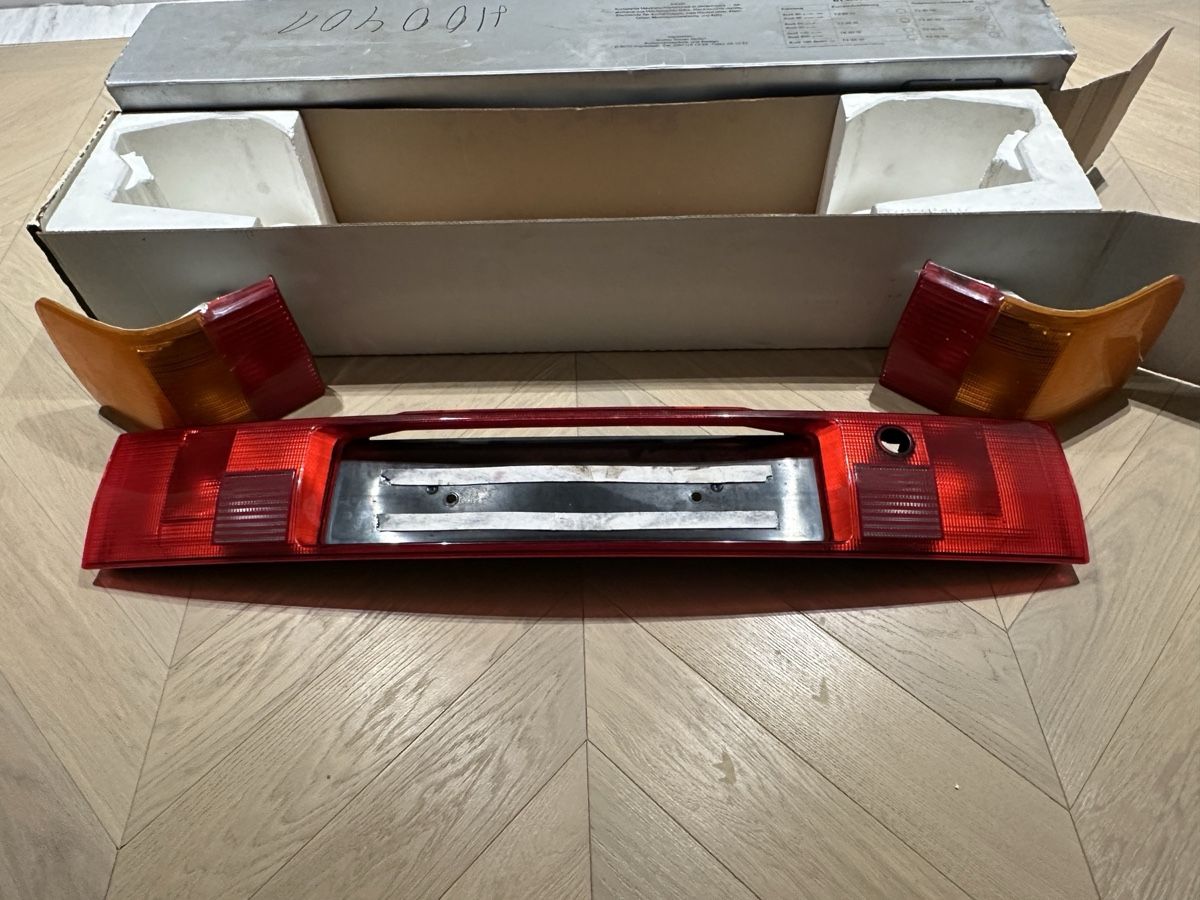 Audi Tutti pezzi di ricambio auto: Treser Heckleuchten Set Audi 90 Typ 89 – Nuovo (secondo la descrizione) da Glis venduto da FasnachtShop.ch 2