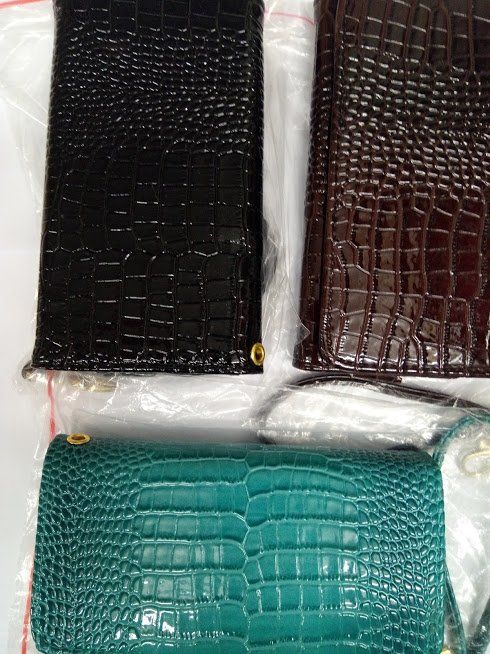 Covers & Schutzfolien: iphone 6, Krok-Look Design Hülle, Einzelstücke, Preis/Stk – Neu und originalverpackt aus Ermatingen von rik4rdo