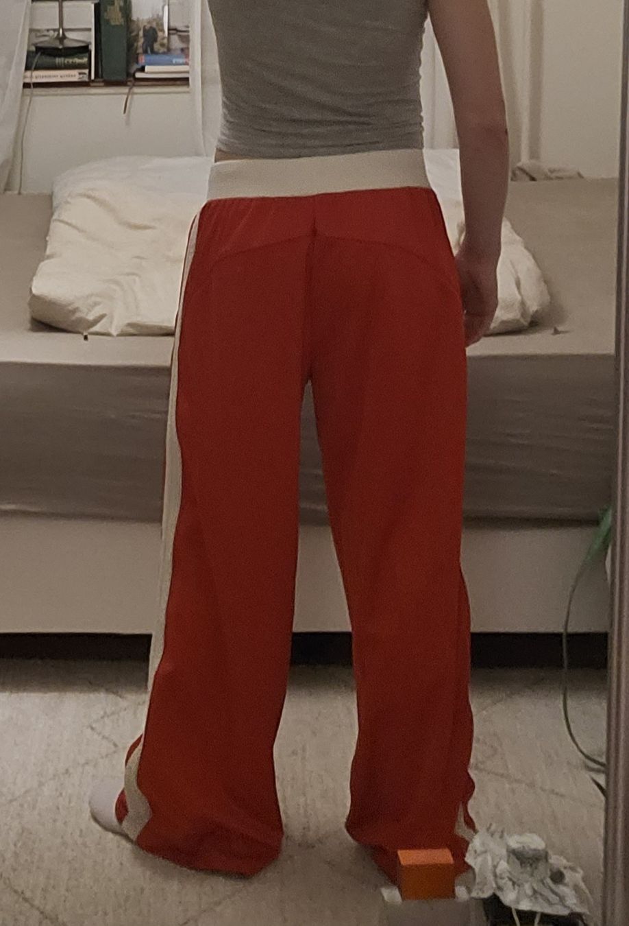 Scuffers Pantaloni: Trainerhosen Scuffers rot  – Nuovo (secondo la descrizione) da Zürich venduto da jan_7sr2 2