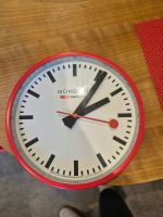 Wanduhr Mondaine SBB Design rot: sehr guter Zustand