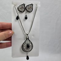 Schmuckset mit Halskette & Ohrringen / Neu 576