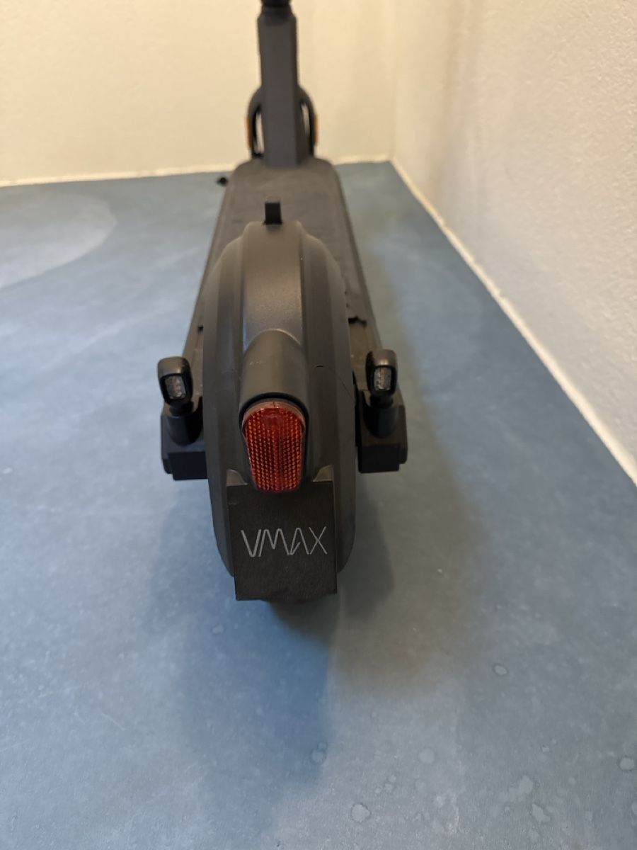 Scooter: VMAX VX2 ST E-Scooter electric scooter, black, 500W – Usato da Bülach venduto da Suters0403 5