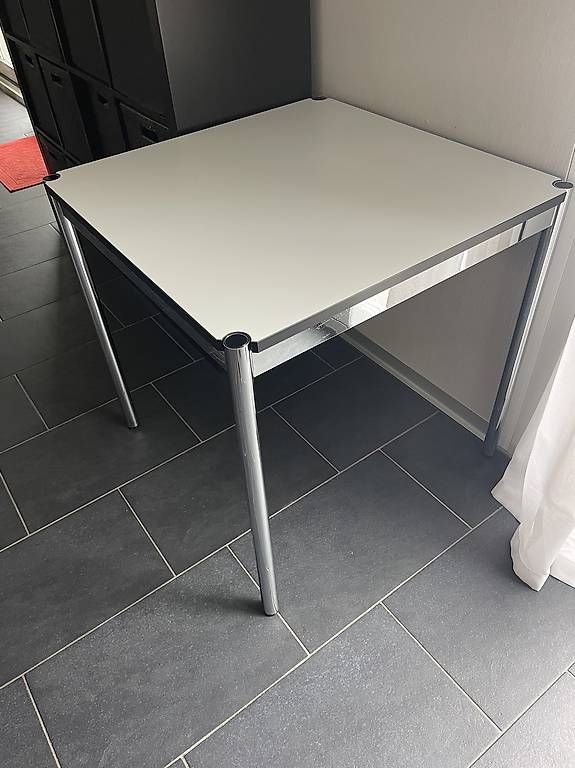 USM Tische: USM Haller Tisch, weiss,100 x 100cm – Gebraucht aus Altendorf von Camacaffee 2