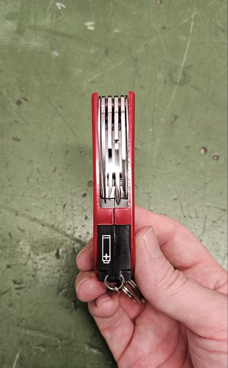 Coltelli tascabile: Rotes Taschenmesser mit Licht – Usato da Burgdorf venduto da gbergler33 5
