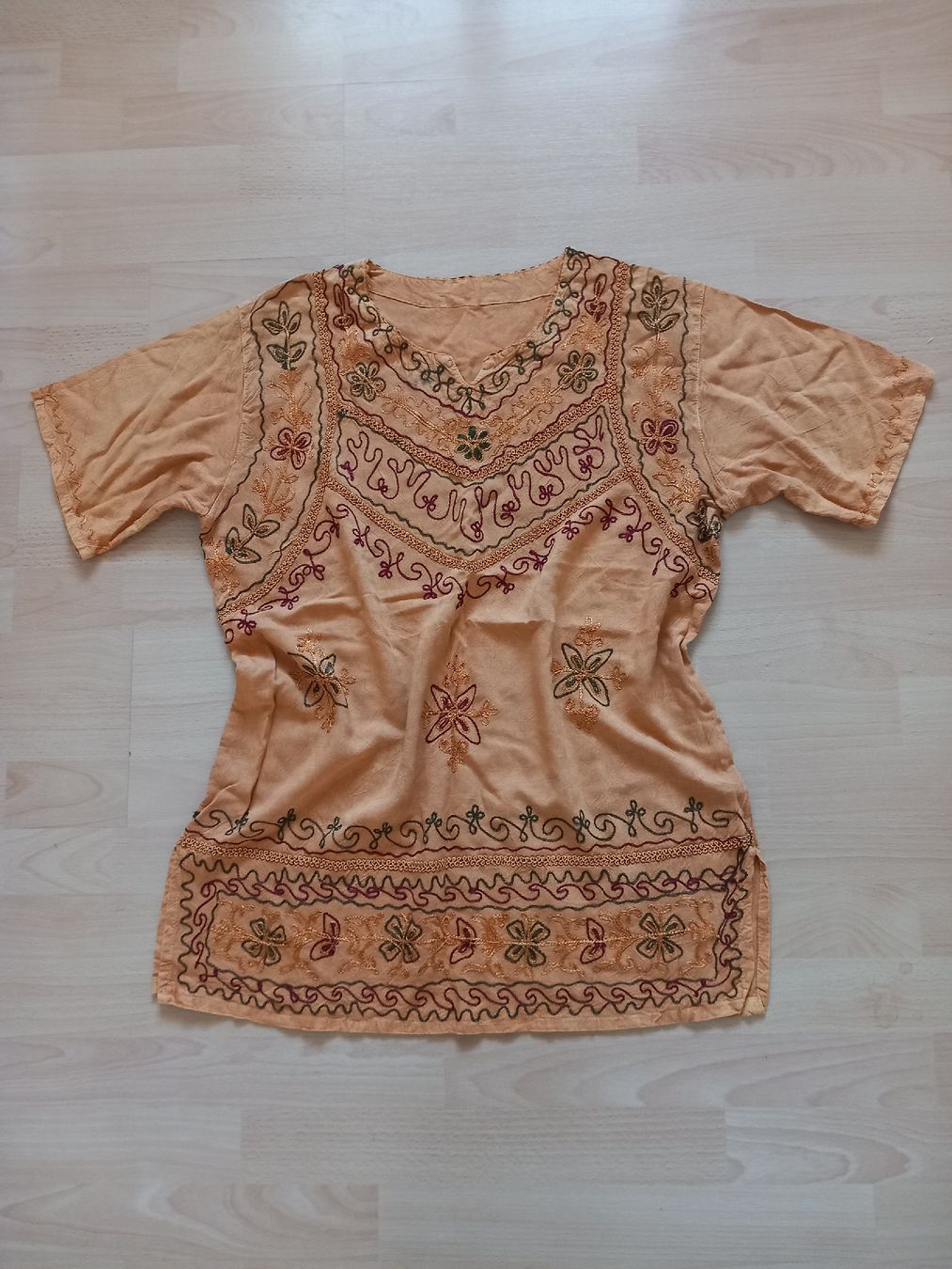Tuniche: Tunique brodée jaune Taille M – Usato da Faoug venduto da per_kp6r