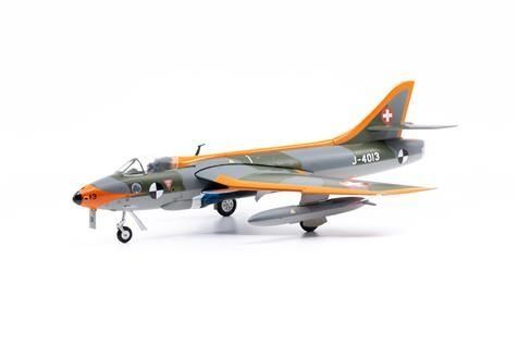 Schweizer Armee Modellbausätze & Standmodelle: 1:72 ACE Hunter Mk58 GRD J-4013 – Neu und originalverpackt aus Affoltern am Albis von Modellshop-8910