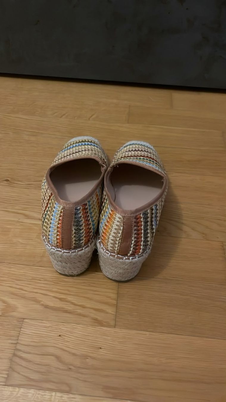 Chaussures femmes: Neu sandale  – Neuf (Voir description) à Fribourg par mal_8zjh 1