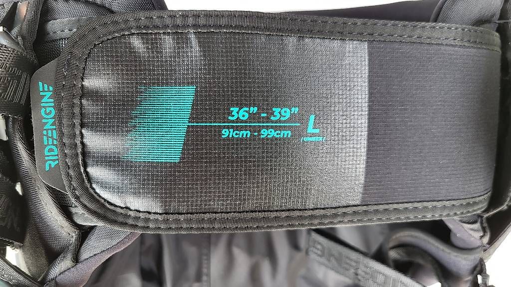 Kletterausrüstungen: Ride Engine Seat Sitz Harness Grösse L – Gebraucht aus Zürich von Aliseagirl 2