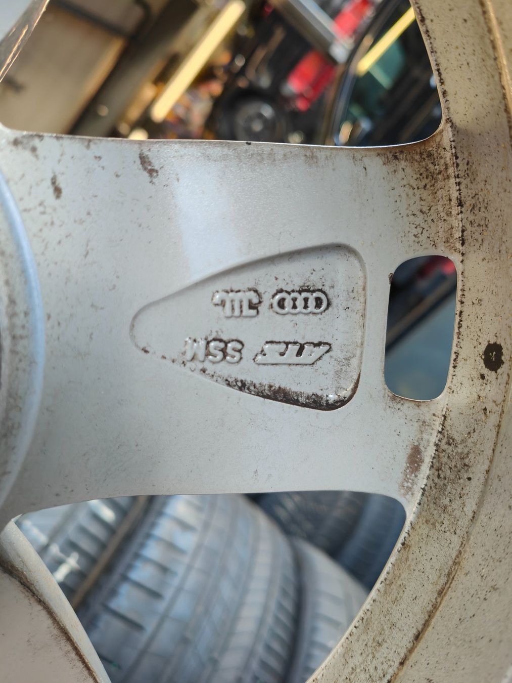 Audi Cerchioni: Audi A3 Sommerfelgen – Usato da Oberengstringen venduto da Reifen-Lagerverkauf 5