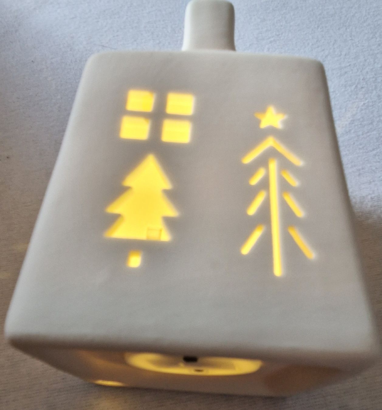 Alle Dekorationen: Weihnachtliches Teelichthäuschen aus Keramik – Gebraucht aus Zürich von ant_kk8r