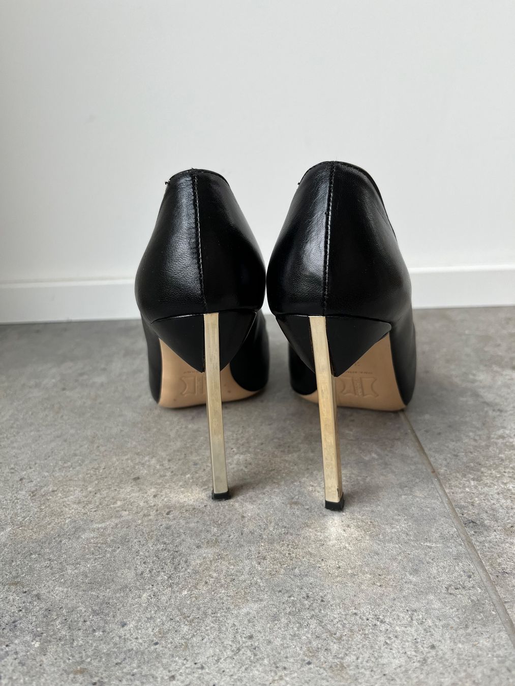 Scarpe da donna: Offene Leder Pumps Gr. 37 schwarz – Usato da Ebmatingen venduto da Londoner18 3