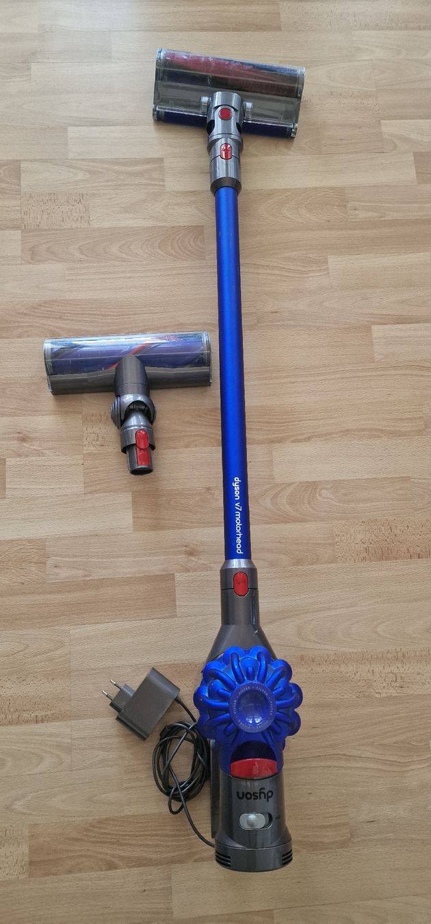 Dyson Aspirateurs & Accessoires: Dyson v7 – D'occasion à unterägeri par Cfmotor