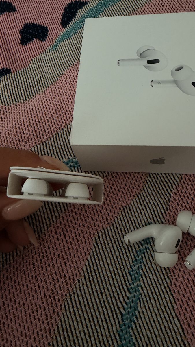 Apple Cuffie: Apple AirPods Pro (1st Gen.) – Nuovo (secondo la descrizione) da Wallisellen venduto da SKO96