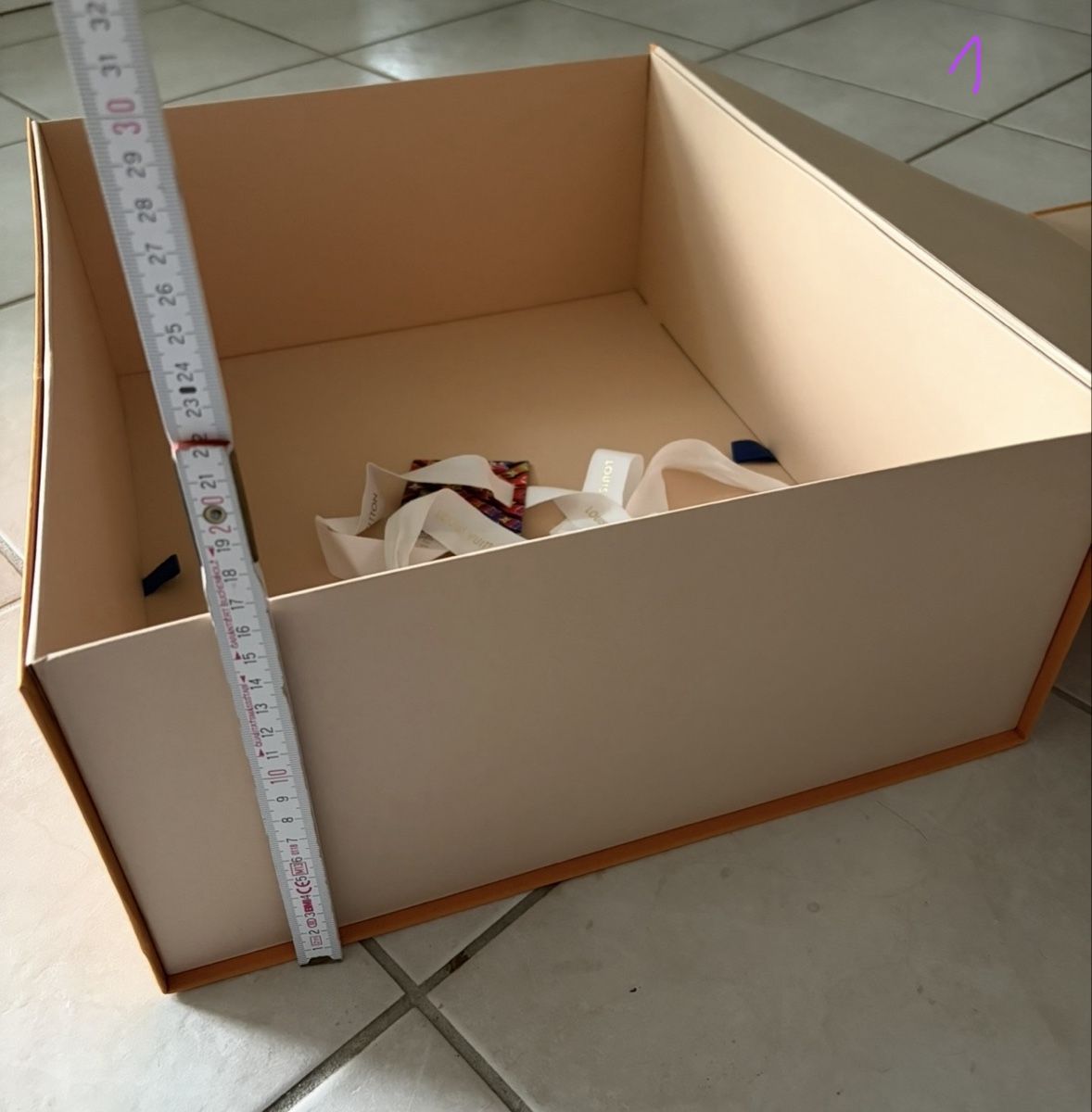 Louis Vuitton Borse: Grosse Louis Vuitton Schachtel Box – Difettoso da Etoy venduto da Diadefin 1