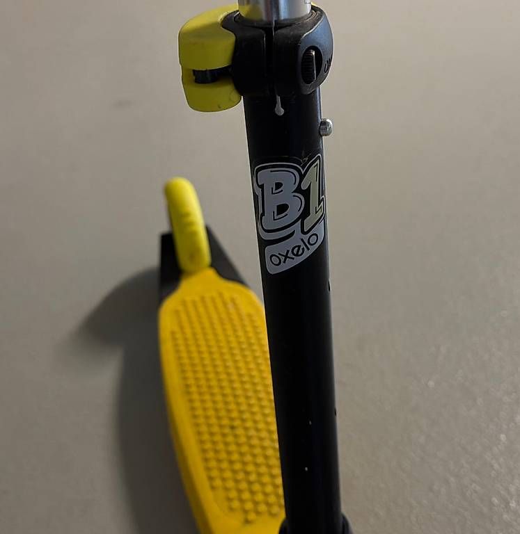 Fahrzeuge für Kinder: Oxelo Dreirad-Scooter – Gebraucht aus St. Niklausen, LU von nin_5m6j 1