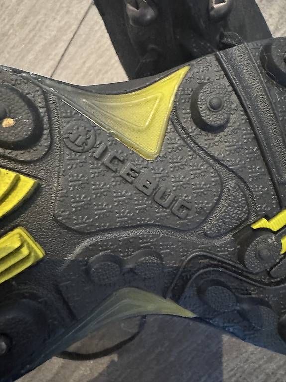 Scarpe da uomo: Winterschuhe Icebug mit Spikes Gr 40 – Usato da Spiez venduto da Tweety_21 2