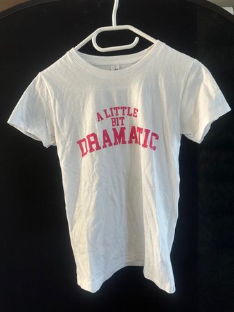Weiss T-Shirt "A little bit dramatic" Gr. S