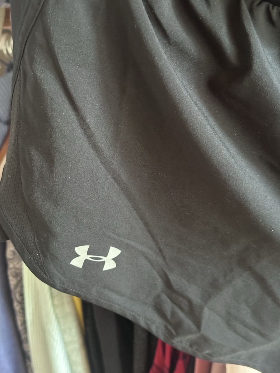 Under Armour Pantaloni: Under Amour Joghing shorts schwarz Gr. L – Usato da Münsingen venduto da Secondhand89 4