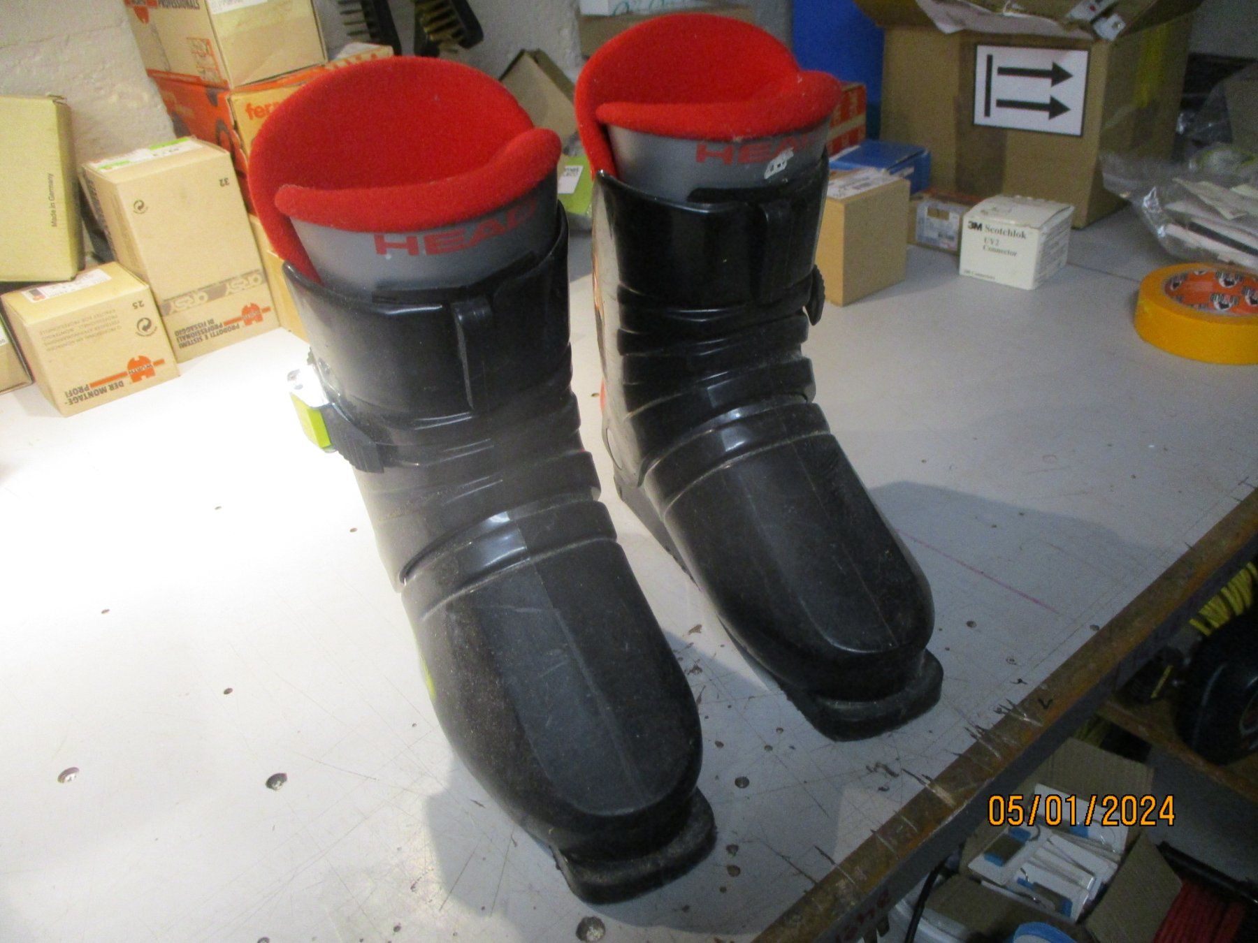 Scarpe per ragazzi: KINDERSCHISCHUHE HEAD GR 190 19.0 – Usato da Langnau i. E. venduto da Superseven69