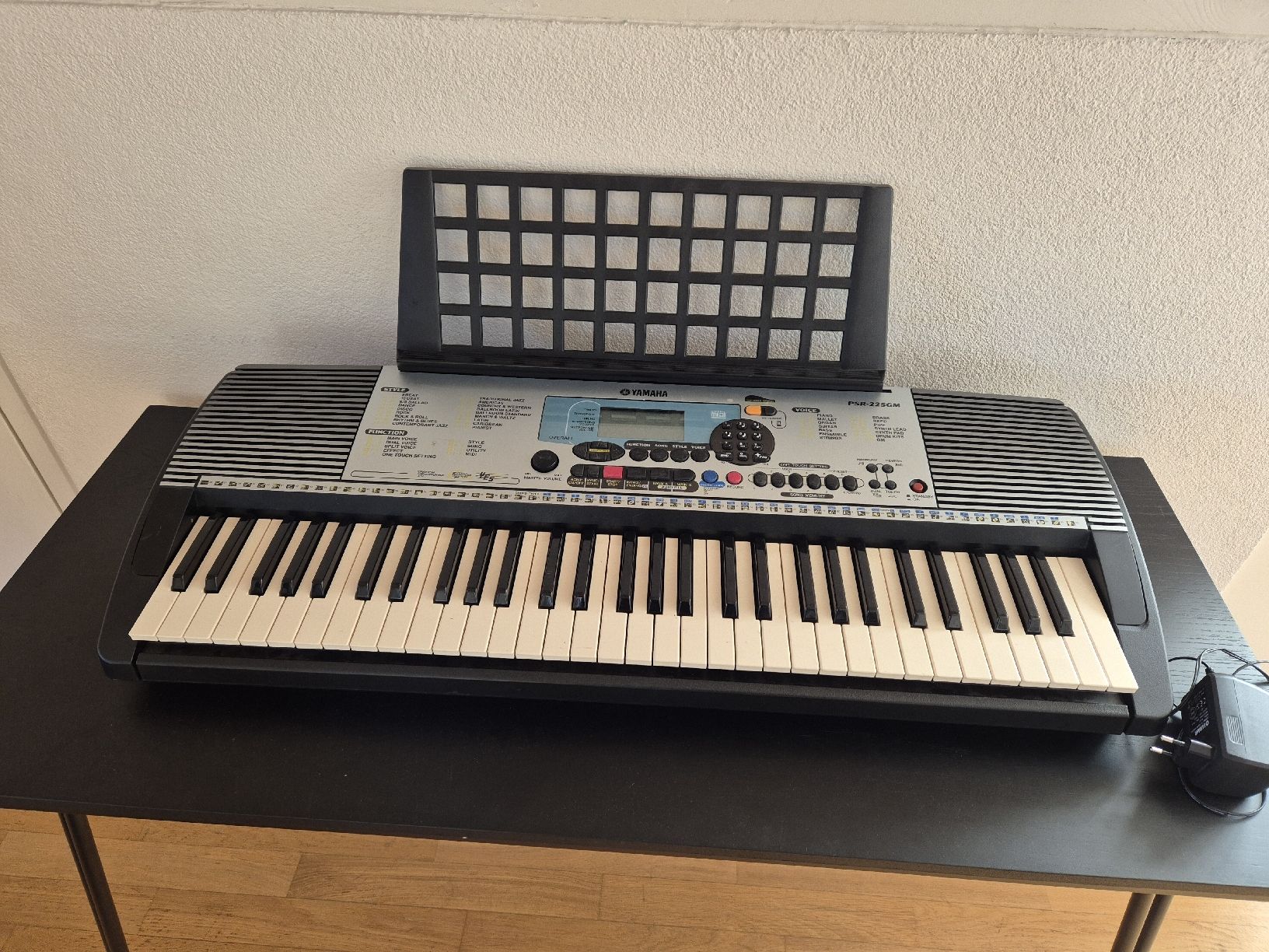 Instruments de musique: Yamaha PSR-225GM – D'occasion à Spiez par LiquidFrog