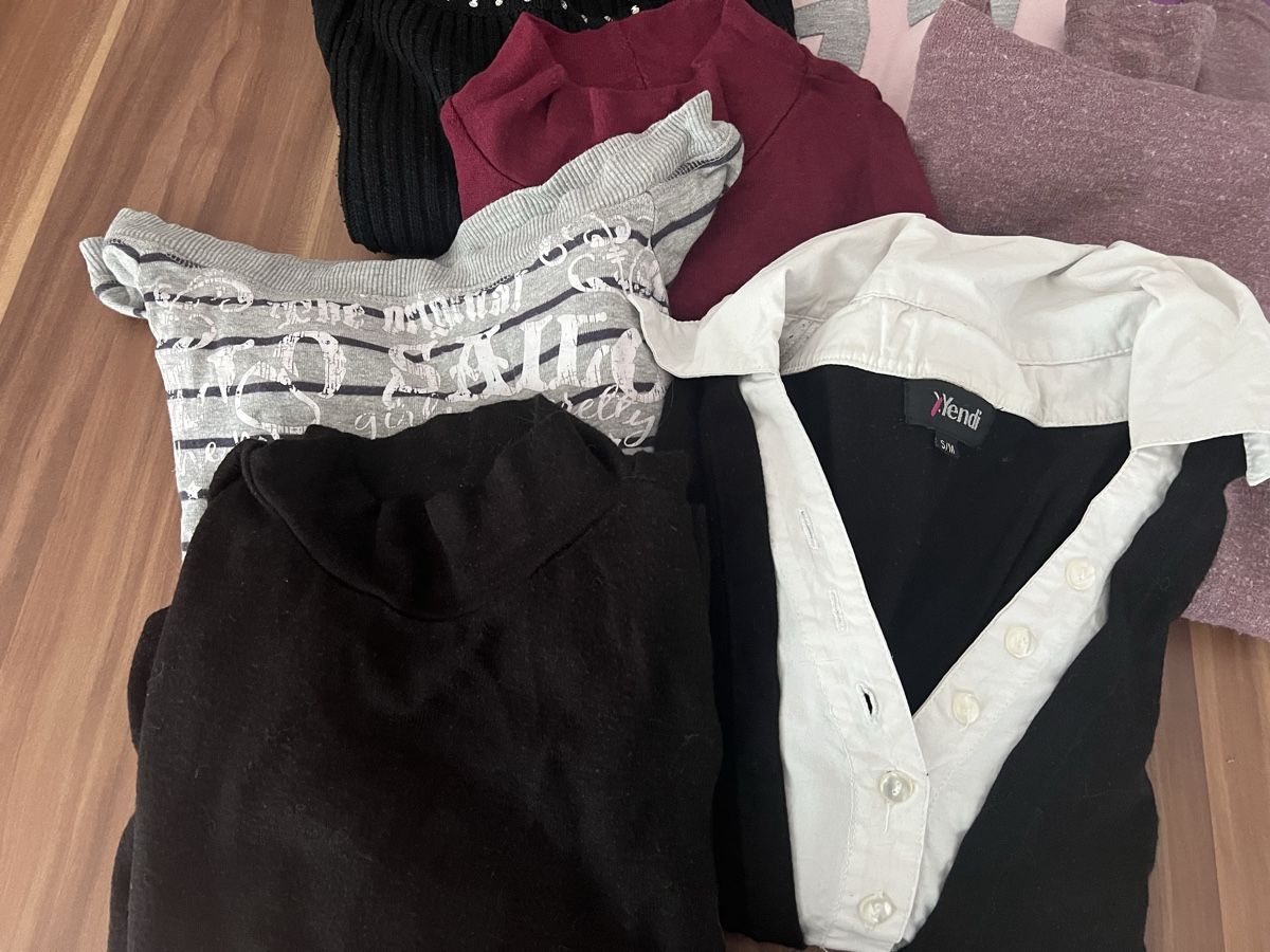 Lotti di vestiti: Pulloverpaket ( 8Stück) Gr.S – Usato da Winterthur venduto da shira05 2