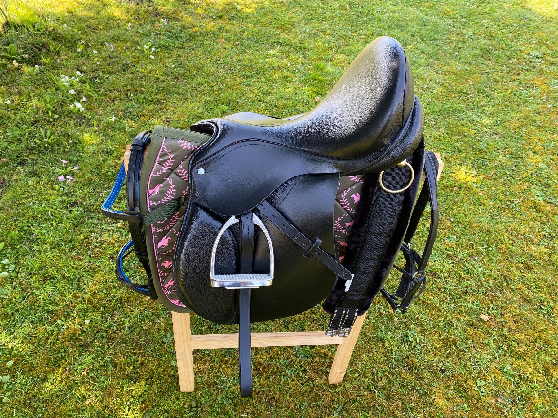 Selle & Accessori: schöner Vielseitigkeitssattel – Usato da Feldbach venduto da Fea1 2