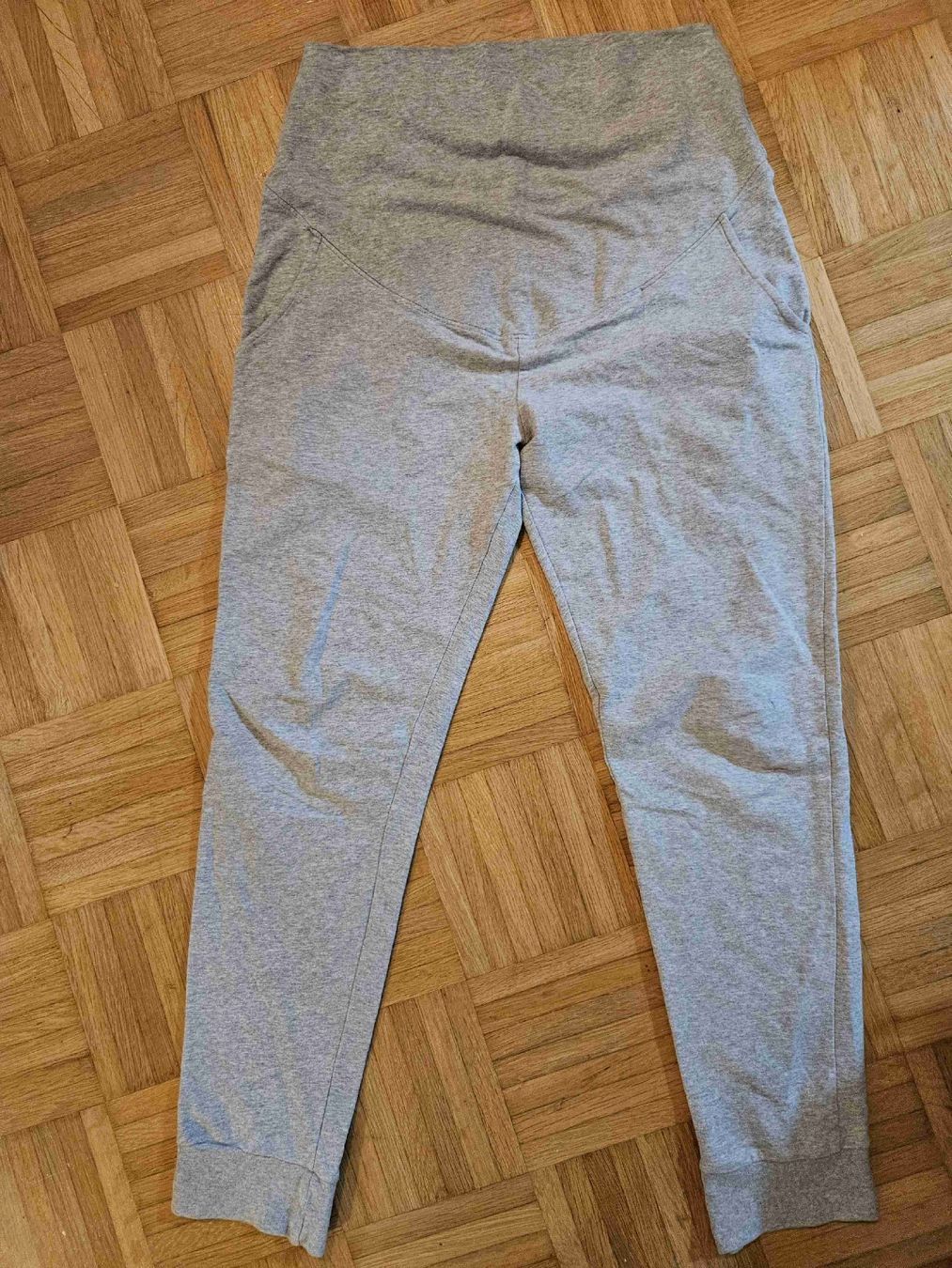 Leggings: Umstandsmode, graue Damen Jogginghose, Grösse S – Usato da Horw venduto da Zedy01 1