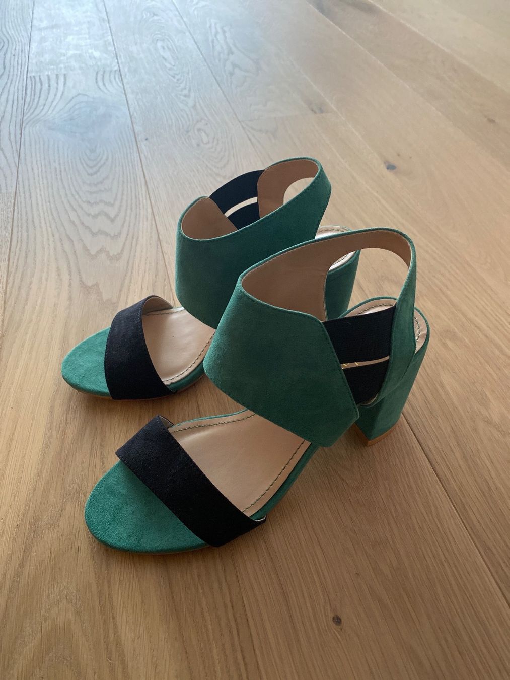 Scarpe da donna: Sommersandale – Usato da Bolligen venduto da Noeggeli10 1