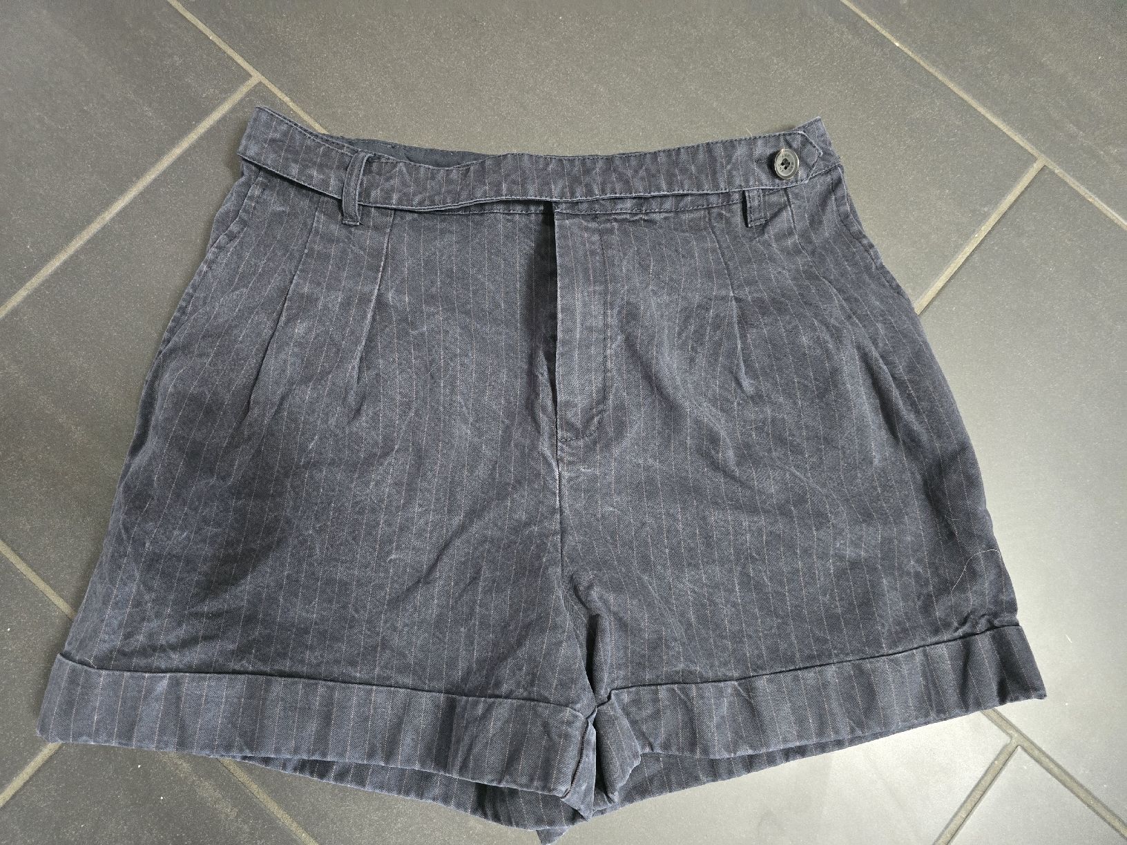 Pantalons: 2 Shorts gr.38 – D'occasion à Unterentfelden par Panda-87 1