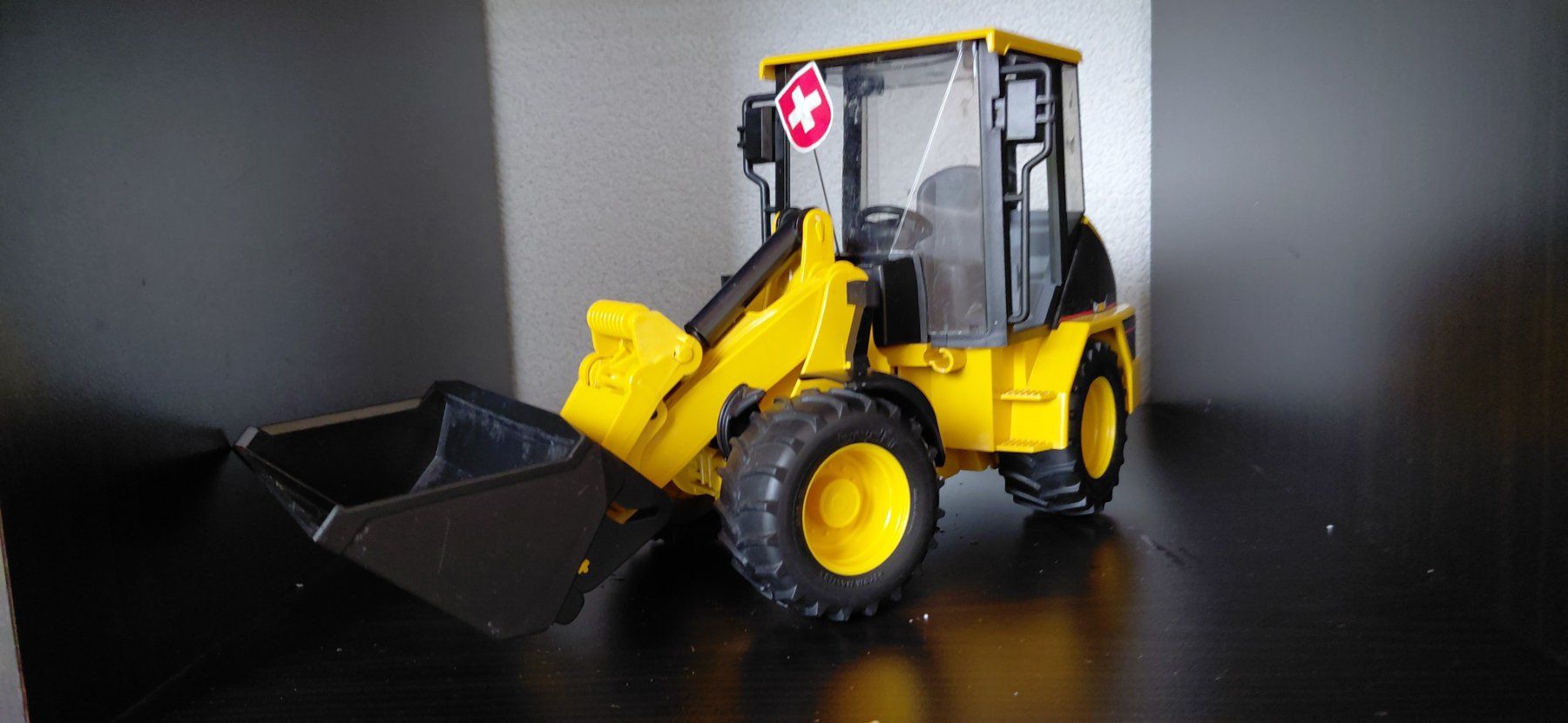 Bruder Jouets: Bruder Cat Kompaktgelenkradlader. – D'occasion à Linthal par Suzan9 2