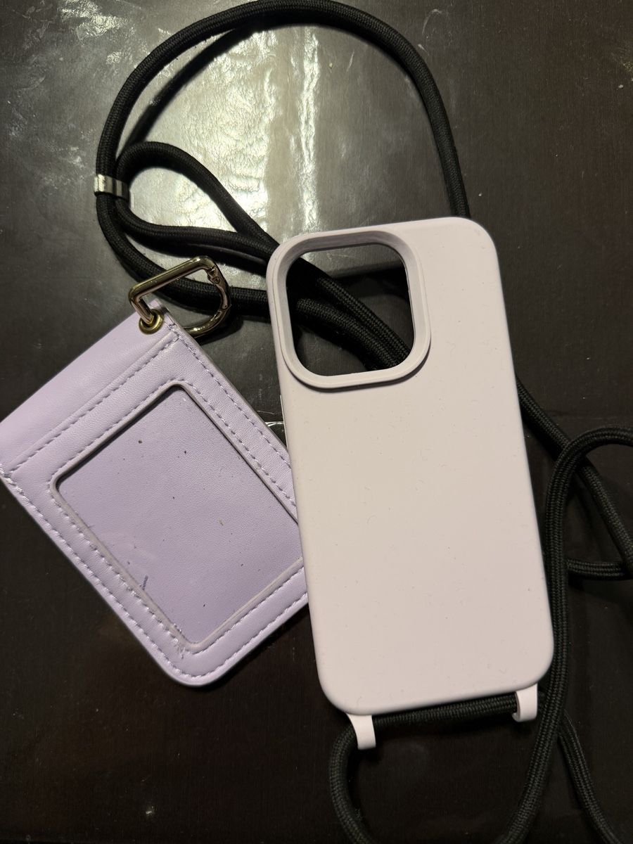 Cover & Protezioni schermo: Handykette mit Kartenfach - iPhone 15 Pro - Lavendel – Usato da Zürich venduto da Oliveirinha_
