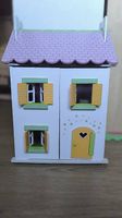Maison de poupee en bois