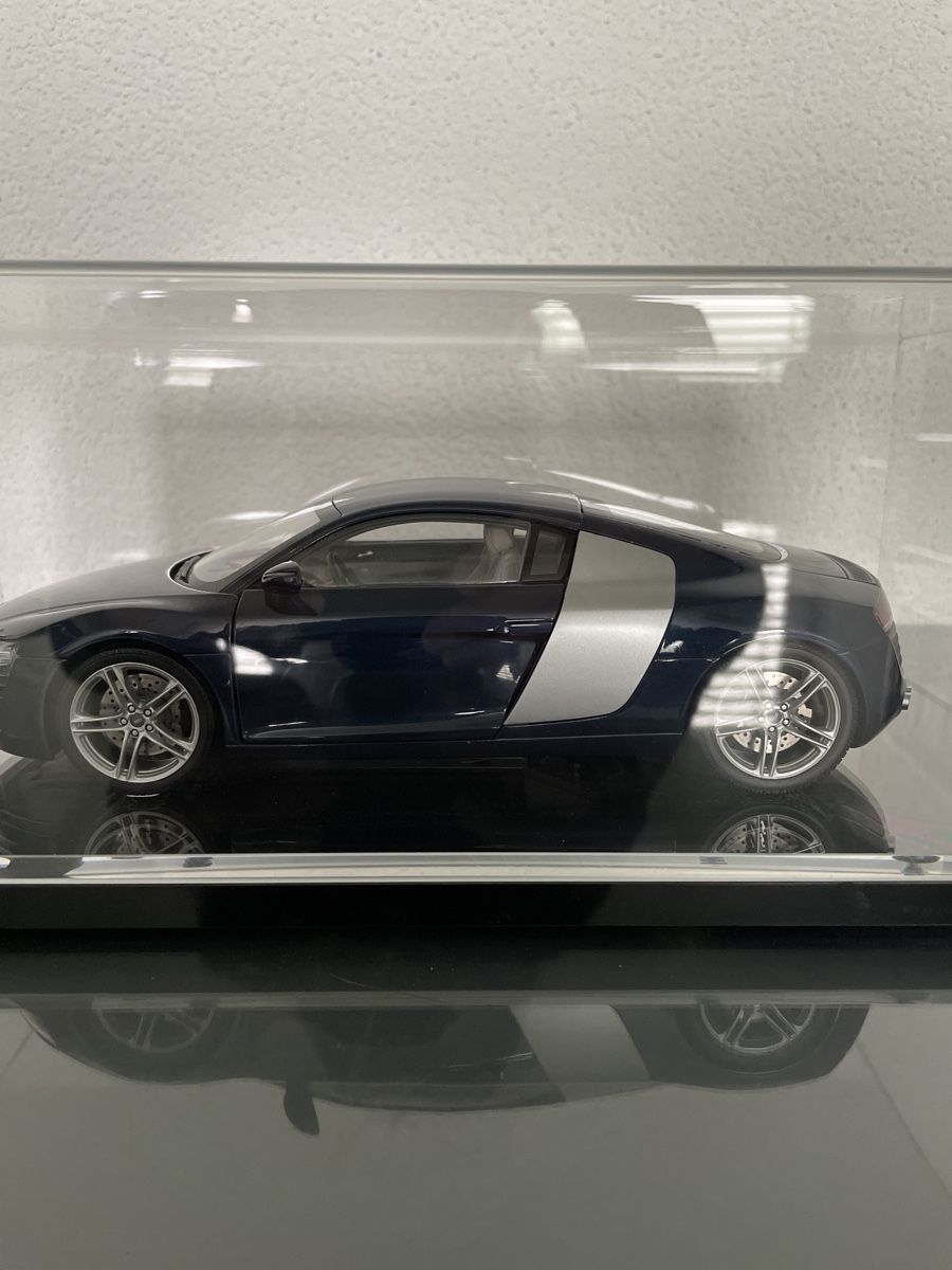 Audi Modellini d'auto: Audi R8 Modellauto mit Vitrine 1:18 – Usato da Unterkulm venduto da son_fcs2 3