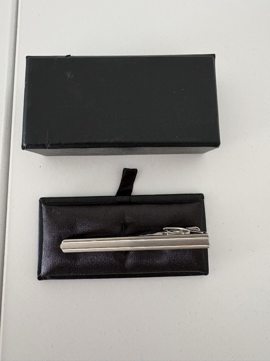 Krawatten: Silver Tie Clip with Black Case  – Gebraucht aus Obbürgen von cla_x9h6
