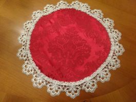 Napperon satin rouge foncé