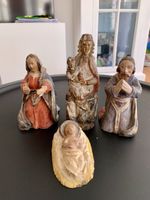 Wunderschöne, antike handgeschnitzte Krippenfiguren Set