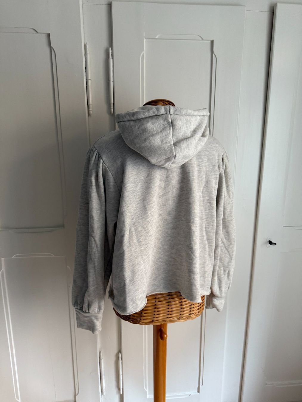 Ba&Sh Maglioni & Felpe: BA&SH - Hoodie Sweatshirt hellgrau meliert 36 – Usato da Zürich venduto da Diazaio 2