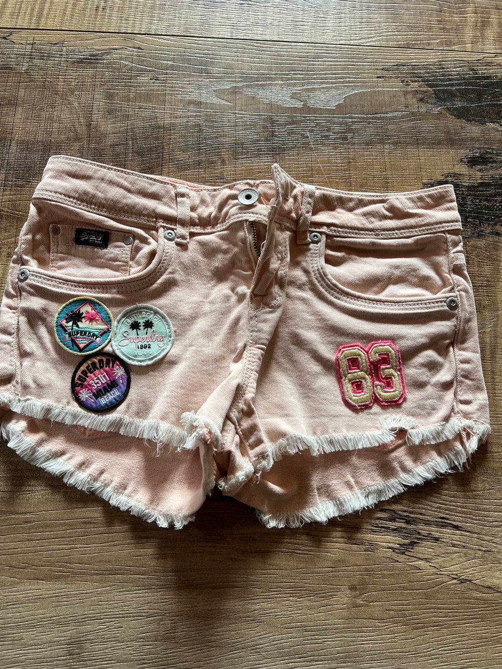 Superdry Pantaloni: SUPER DRY Kids Shorts – Usato da Genève venduto da Pingus2006